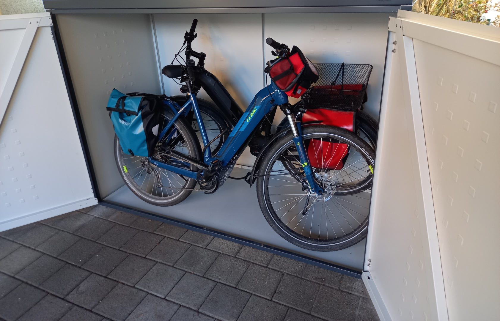 Fahrradhaus Typ-FW, für 3 Fahrräder, Pflanzenwanne, Stahl verzinkt Anthrazit